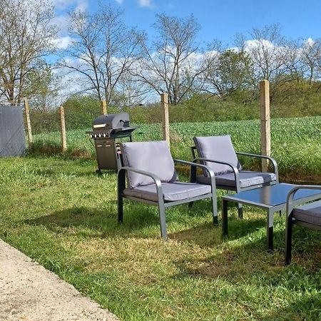 Belle Maison Climatisee Renovee Pac-Man Entre Collegues, Amis, Famille - Barbecue - Netflix - Prime - Baby Foot 50Cts Saint-Seurin-sur-l'Isle Kültér fotó