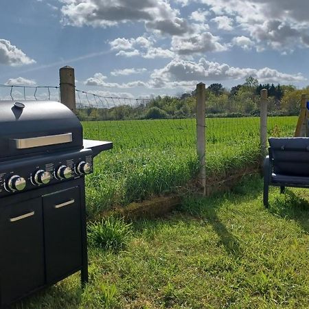 Belle Maison Climatisee Renovee Pac-Man Entre Collegues, Amis, Famille - Barbecue - Netflix - Prime - Baby Foot 50Cts Saint-Seurin-sur-l'Isle Kültér fotó