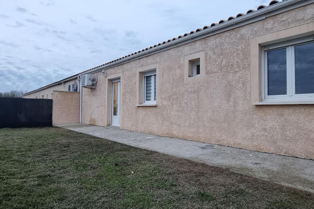 Belle Maison Climatisee Renovee Pac-Man Entre Collegues, Amis, Famille - Barbecue - Netflix - Prime - Baby Foot 50Cts Saint-Seurin-sur-l'Isle Kültér fotó