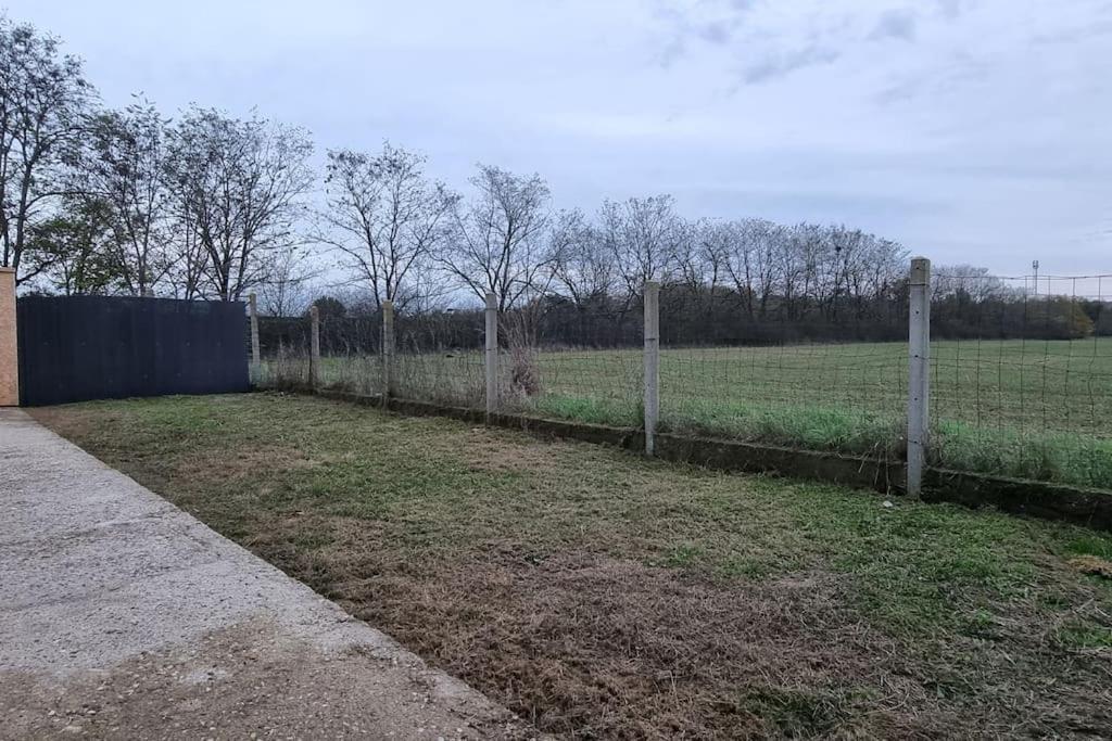 Belle Maison Climatisee Renovee Pac-Man Entre Collegues, Amis, Famille - Barbecue - Netflix - Prime - Baby Foot 50Cts Saint-Seurin-sur-l'Isle Kültér fotó