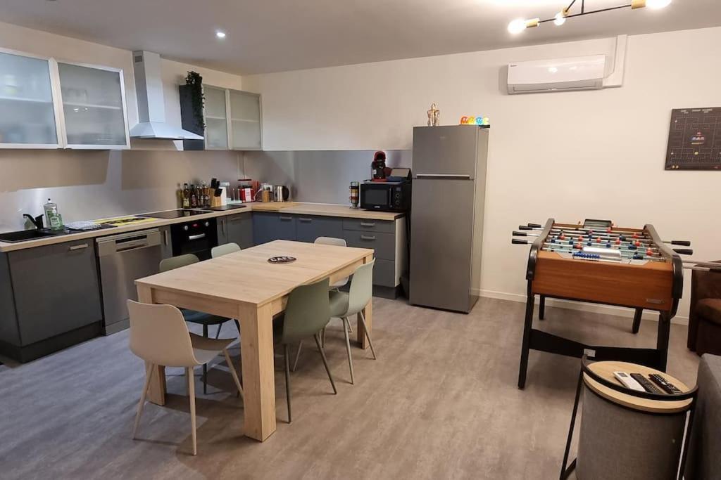 Belle Maison Climatisee Renovee Pac-Man Entre Collegues, Amis, Famille - Barbecue - Netflix - Prime - Baby Foot 50Cts Saint-Seurin-sur-l'Isle Kültér fotó
