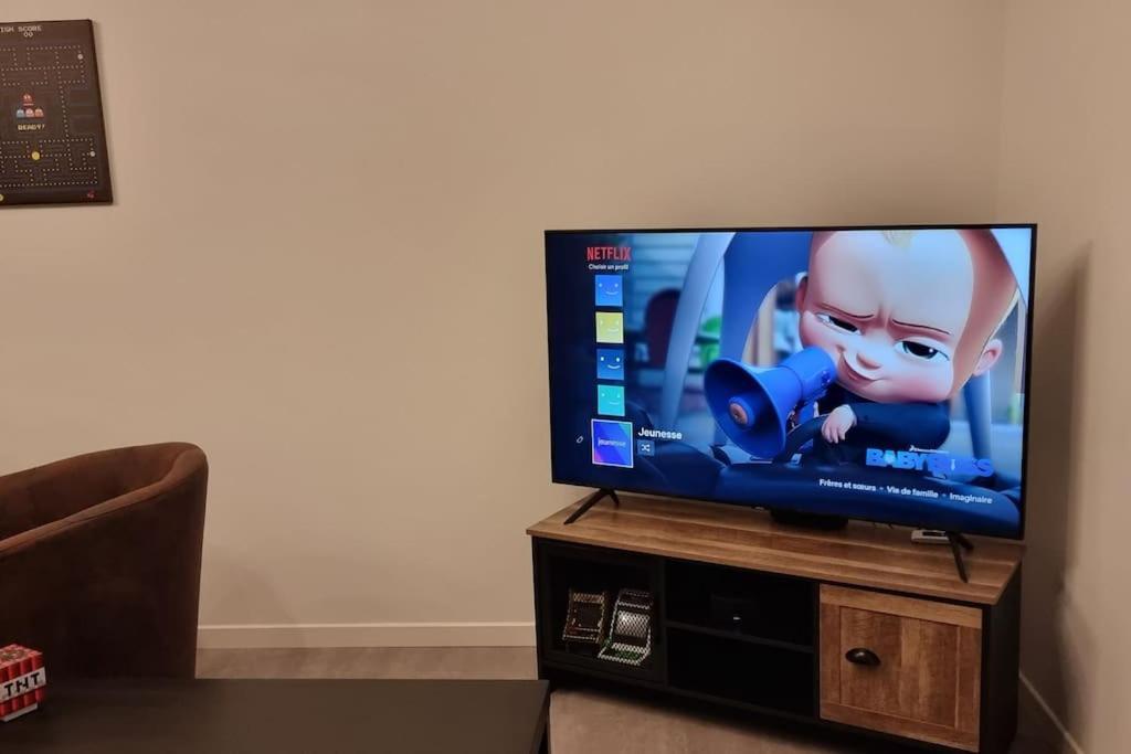 Belle Maison Climatisee Renovee Pac-Man Entre Collegues, Amis, Famille - Barbecue - Netflix - Prime - Baby Foot 50Cts Saint-Seurin-sur-l'Isle Kültér fotó