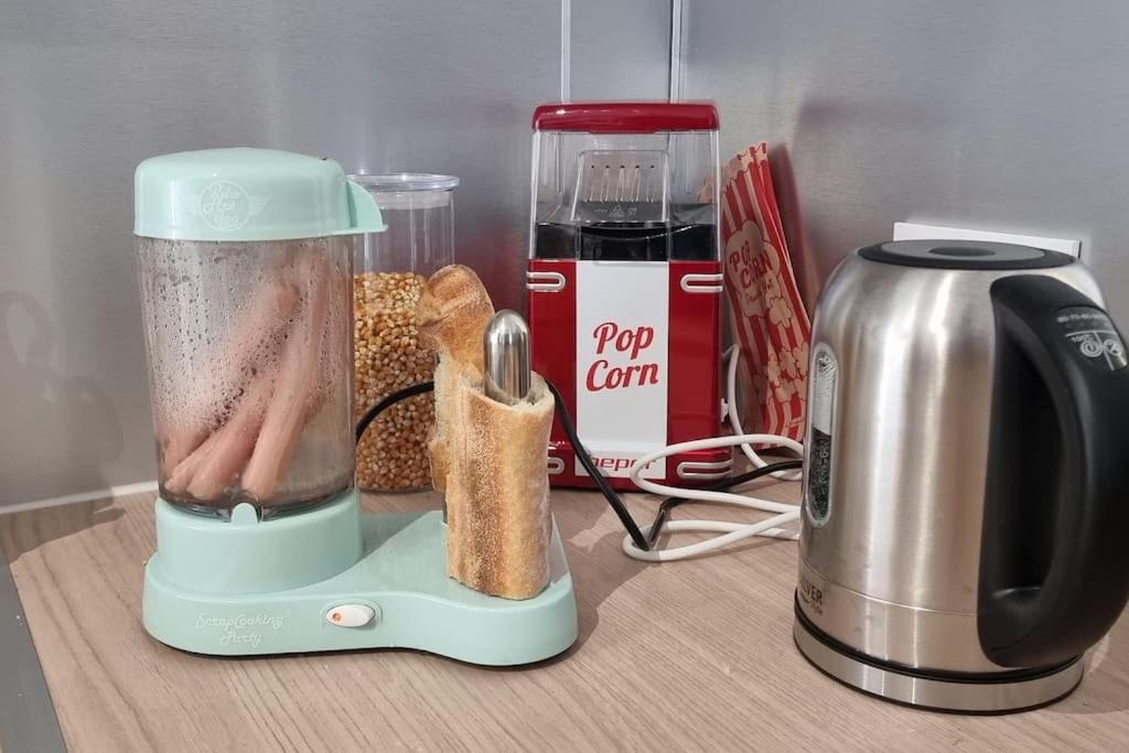 Belle Maison Climatisee Renovee Pac-Man Entre Collegues, Amis, Famille - Barbecue - Netflix - Prime - Baby Foot 50Cts Saint-Seurin-sur-l'Isle Kültér fotó