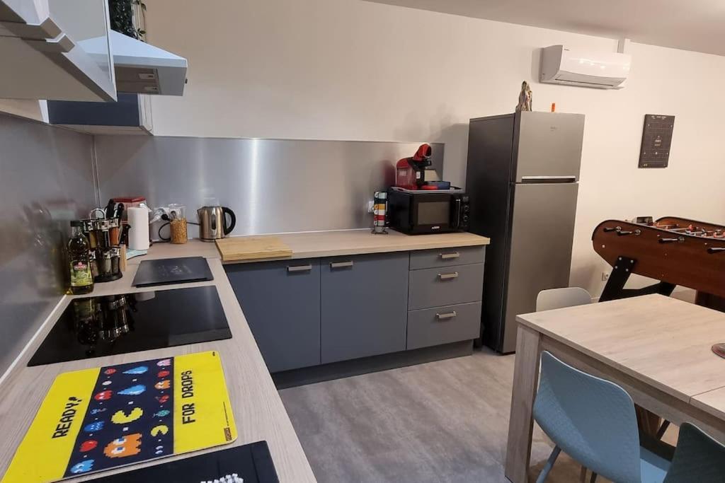 Belle Maison Climatisee Renovee Pac-Man Entre Collegues, Amis, Famille - Barbecue - Netflix - Prime - Baby Foot 50Cts Saint-Seurin-sur-l'Isle Kültér fotó