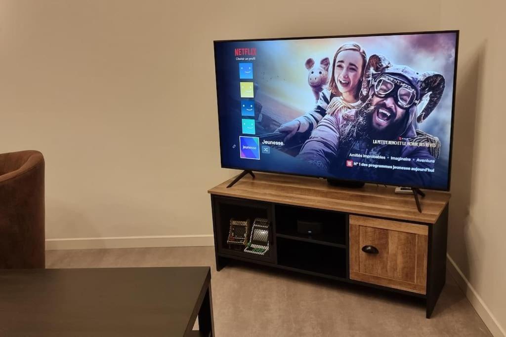 Belle Maison Climatisee Renovee Pac-Man Entre Collegues, Amis, Famille - Barbecue - Netflix - Prime - Baby Foot 50Cts Saint-Seurin-sur-l'Isle Kültér fotó