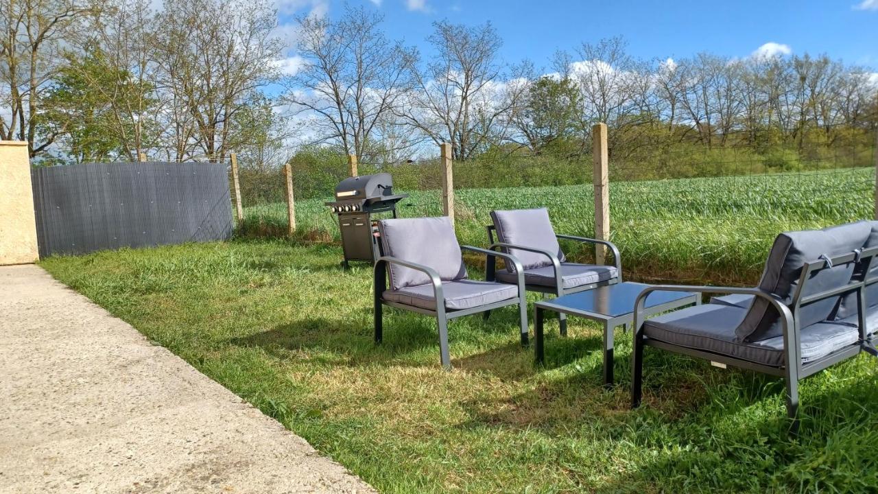 Belle Maison Climatisee Renovee Pac-Man Entre Collegues, Amis, Famille - Barbecue - Netflix - Prime - Baby Foot 50Cts Saint-Seurin-sur-l'Isle Kültér fotó